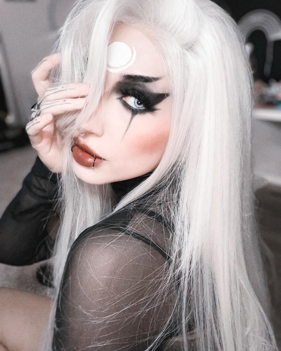 nordlys's tweet photo. throwback to my diana inspired makeup :3c!! what champion should i do next? https://t.co/8JI4Y3FFSb