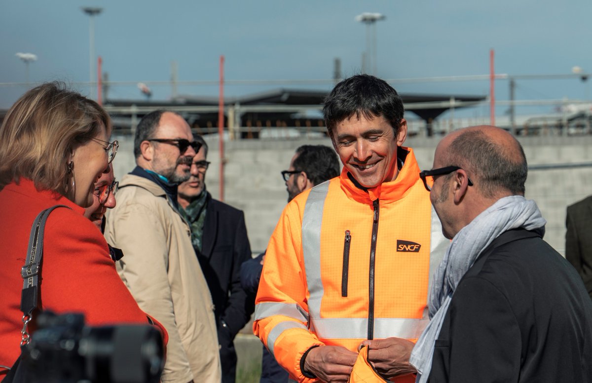 Magalie Nauleau (@magalienauleau) on Twitter photo <a href="/SNCFVoyageurs/">SNCF Voyageurs</a> TER Bretagne est fier d’accueillir <a href="/stolect_fr/">STOLECT - Clean Electricity Storage</a> sur le site du Technicentre Maintenance Bretagne, symbole de son #engagement en faveur de l’#innovation au service de la #décarbonation.
<a href="/Regionbretagne/">Région Bretagne</a> <a href="/SmileSmartGrids/">SMILE smart grids</a> <a href="/Bpifrance/">Bpifrance</a>
#rse <a href="/TERBreizhGo/">TER BreizhGo</a> #bretagne <a href="/SNCFVoyageurs/">SNCF Voyageurs</a> TER Bretagne est fier d’accueillir <a href="/stolect_fr/">STOLECT - Clean Electricity Storage</a> sur le site du Technicentre Maintenance Bretagne, symbole de son #engagement en faveur de l’#innovation au service de la #décarbonation.
<a href="/Regionbretagne/">Région Bretagne</a> <a href="/SmileSmartGrids/">SMILE smart grids</a> <a href="/Bpifrance/">Bpifrance</a>
#rse <a href="/TERBreizhGo/">TER BreizhGo</a> #bretagne