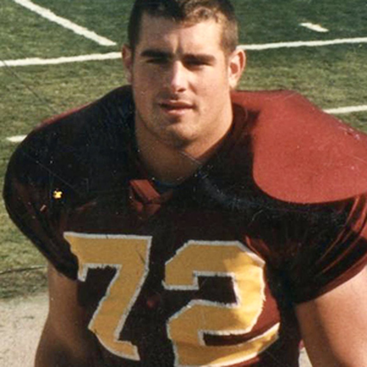 BrianSimsPA's tweet photo. I remember my pre-Bud Light days so well. The axe body spray, all that Smash Mouth, mandles, my favorite cargos, the work sweatshirts, and all that ESPN. Bro, it was dope. #GayNow #ThanksBudLight https://t.co/uM4Ettpw9x