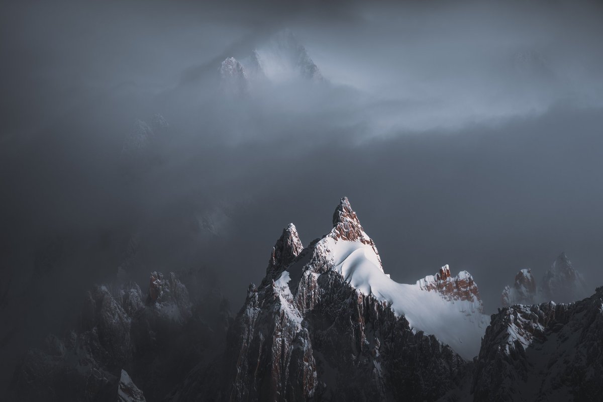 MeynierKevin's tweet photo. Fût un temps où je ne convoitais que de doux paysages crépusculaires, sans un chemin d'un autre monde.
Depuis, mon exploration a évolué vers une quête de sommets sans pareil, d'une vision plus rêveuse me laissant exprimer ma fascination pour l'irréel.
#nikoncreators https://t.co/NVKbgNaUPI