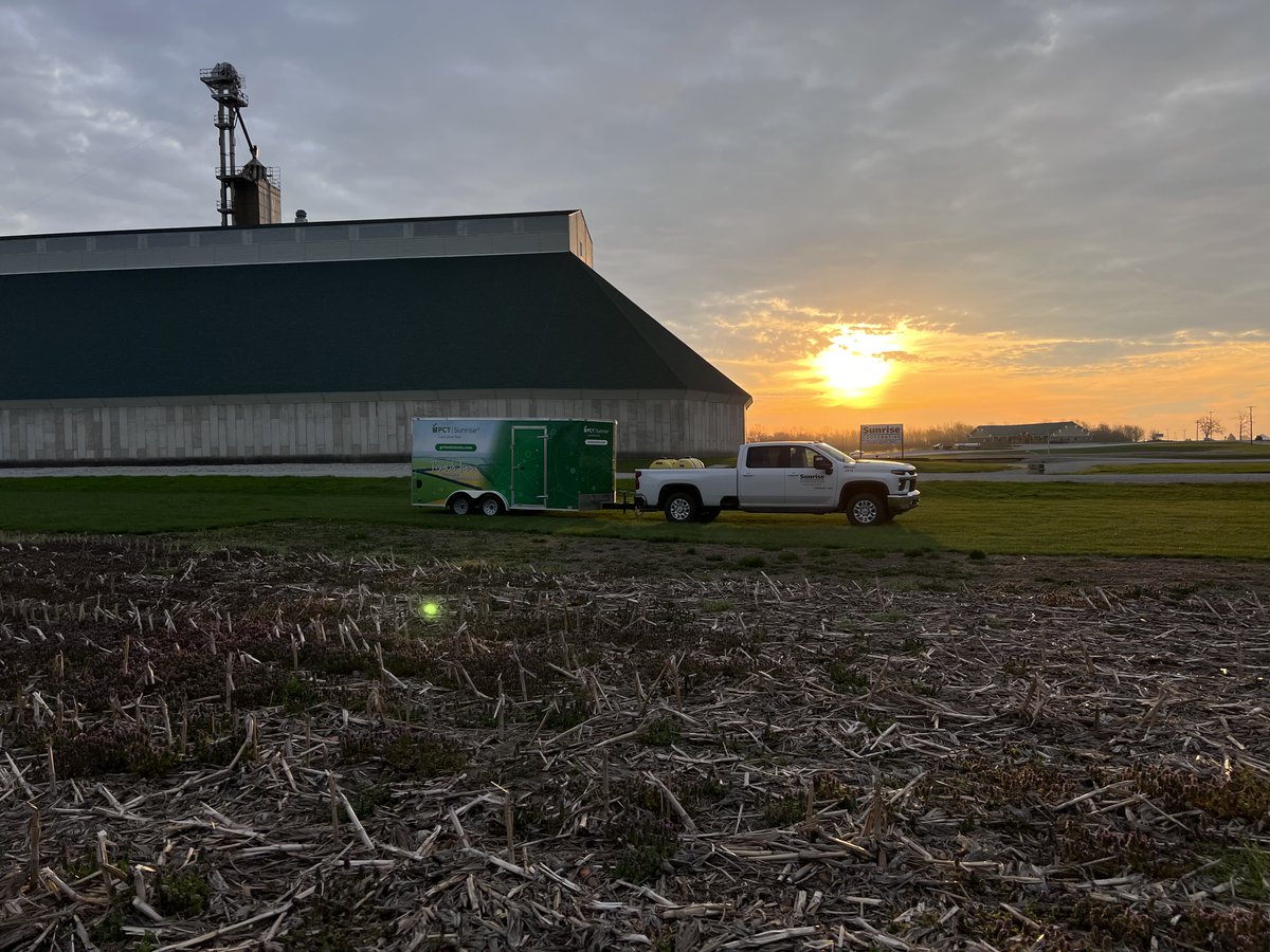 SunriseCoopOH's tweet photo. The first plot of many going in this morning, with @NKGreatLakes soybeans.
#ISpy the #PCTResearchTrailer ...where's it at today?!
#Plant23 #OhioAgriculture #SunriseCooperative #SuccessGrowsHere #PCTSunrise #FromPlantingToHarvestandBeyond https://t.co/fiYWQmXa4o