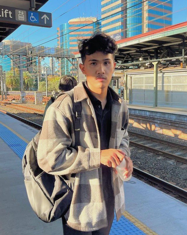 Kamu tahu? Dulu ada orang2 yg diasingkan &amp; dibungkam gara2 mengkritik. Mereka dikirim ke pulau, ke daerah2 terpencil. Orang2 itu bernama Bung Karno, Bung Hatta, Tan Malaka, Cut Nyak Dien, dll. Buanyaakkk sekali. 

Apa hadiah dr kritik mereka? KEMERDEKAAN! 

Bima &amp; Lampung. Itu