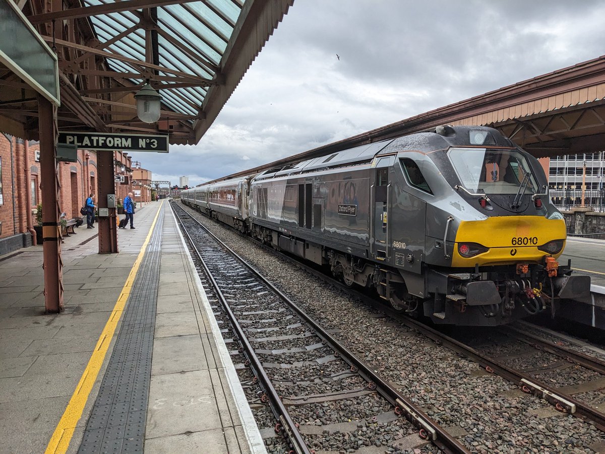 MeBeingBuses's tweet photo. 68 set for me to Marylebone on 1H53 - 14:55 departure from Birmingham Moor Street https://t.co/c75fgjShvc