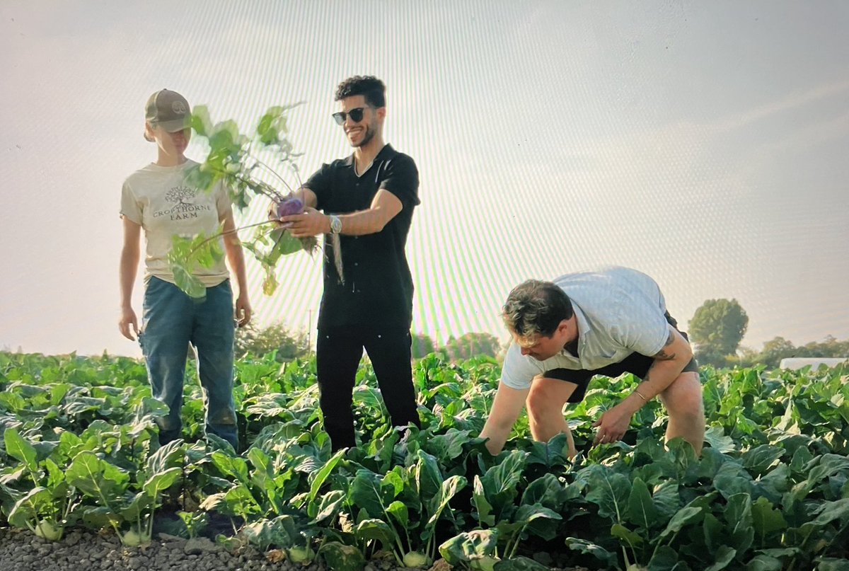 schmoozequeen's tweet photo. #EvolvingVegan Episode #3
VANCOUVER RESTAURANTS:
Cropthorne Farm
The Acorn
Grano
blueHeron Cheese
Coku (pressed plantbased sushi)
Bao Bei Chinese Brasserie (popup)
Josh Gale Exec Chef to the Stars
Gulf Island Sea Planes
https://t.co/O02eCrwY0k
HOST @MenaMassoud @CraveCanada https://t.co/cVpJ0Q67E8