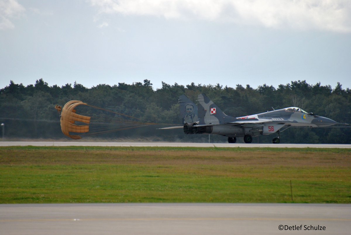 PlanSpott's tweet photo. #Polish #AirForce #MiG29 at the #ILA2012 #AirShow on September 15, 2012 in #BerlinSchoenefeld
@PolishAirForce @ILA_Berlin https://t.co/VELKSxt9lh