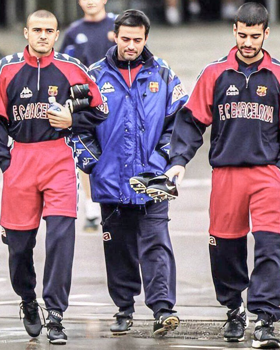 ESPNFC's tweet image. Once upon a time at @FCBarcelona ✨

Legendary 📸