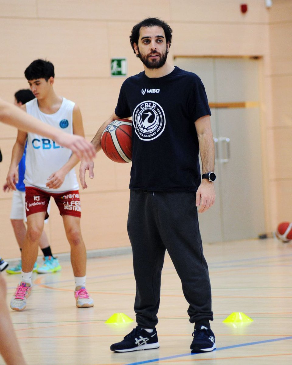 cblasrozas's tweet photo. 📣 Aitor Gamarra, nuevo Director Técnico del Club Baloncesto Las Rozas. https://t.co/R2SC4AH0hH