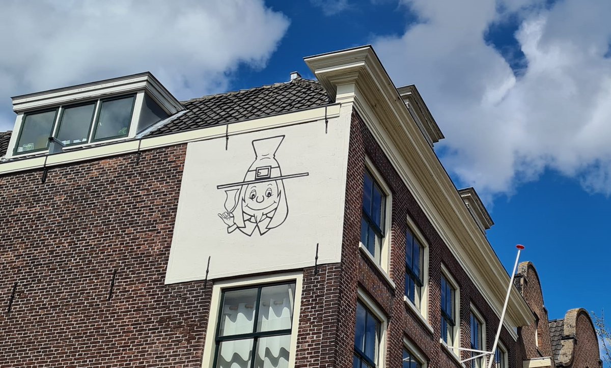 Muurschildering van Proosje op pand waar Harr Wiegman woonde

Op pand Grote Markt/Brede Marktsteeg in Schiedam

deschiedammeronline.nl/artikel/detail…