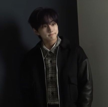 byngjwn's tweet photo. hellooo im lai !  im looking for bns moots <3       

- not new to #stantwt but new to #bnstwt    
 ★  - she/her, intp, 05 liner  
 ★ - blink, army, engene, moa, mizdy, once, bunnies 
 ★ -  any fandom is welcomed !!  

 ♡ / ↻ to be moots and spread ty https://t.co/WVkGwrRS22