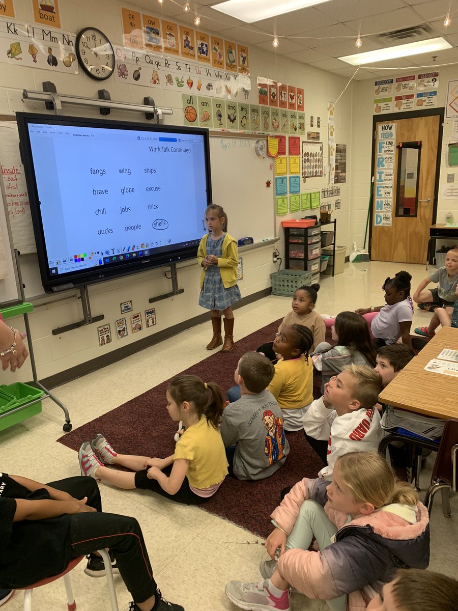 teaching_happy's tweet photo. Love seeing these little brains apply their phonics knowledge!  Smart kiddos @LibertyES1 and @GrummerAshlyn https://t.co/tdafih3K5h