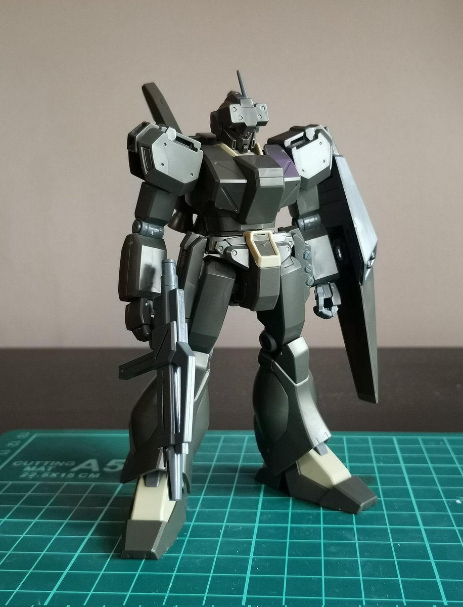 SayaDoesStuff's tweet photo. The Gunpla vs How you remade it https://t.co/3VfKydDckr