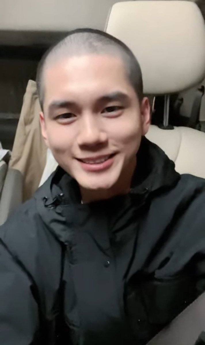 ocnge's tweet photo. Wish me luck, everyone. I'll see you soon! 🤍 https://t.co/Kh77DMhLsZ