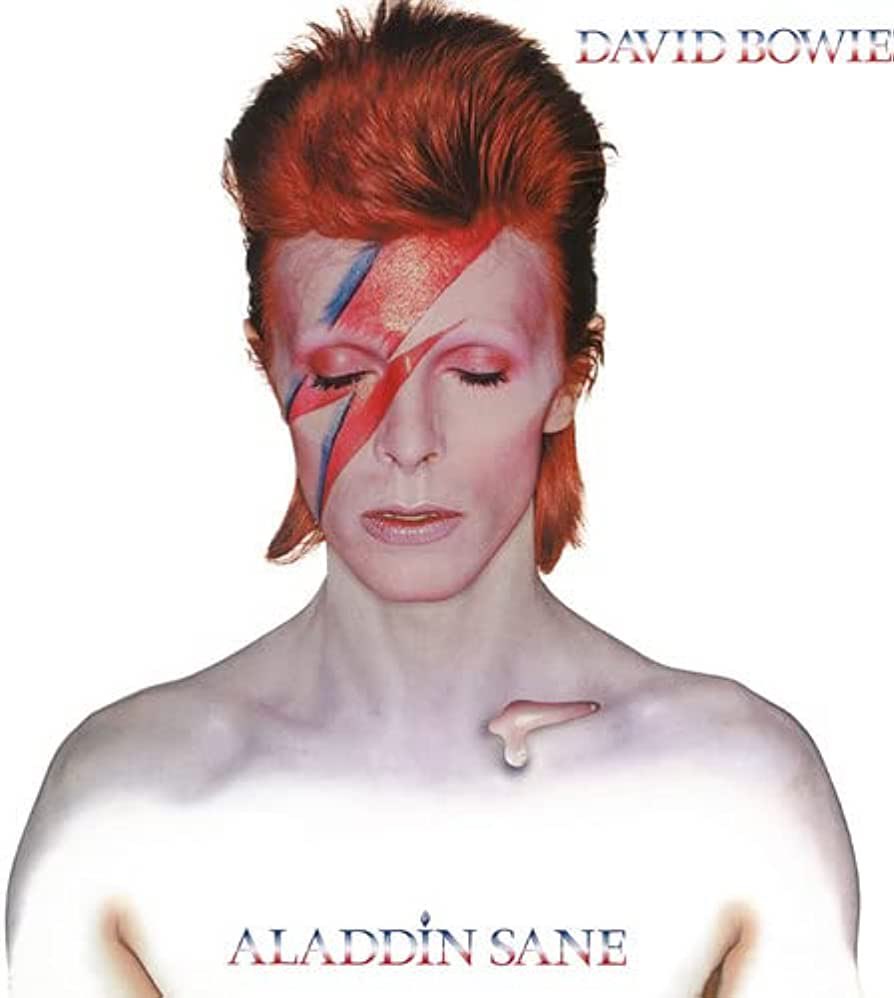SuperSizeArt's tweet photo. And so Aladdin Sane is 50. Hereโs my painting of The Jean Genie which @sonymusic now own. The B-Side, weirdly was Ziggy Stardust which is still on display at my #SohoRocks show. @DavidBowieReal
Note that the back of the sleeve is painted. https://t.co/9oYxW5DlQC