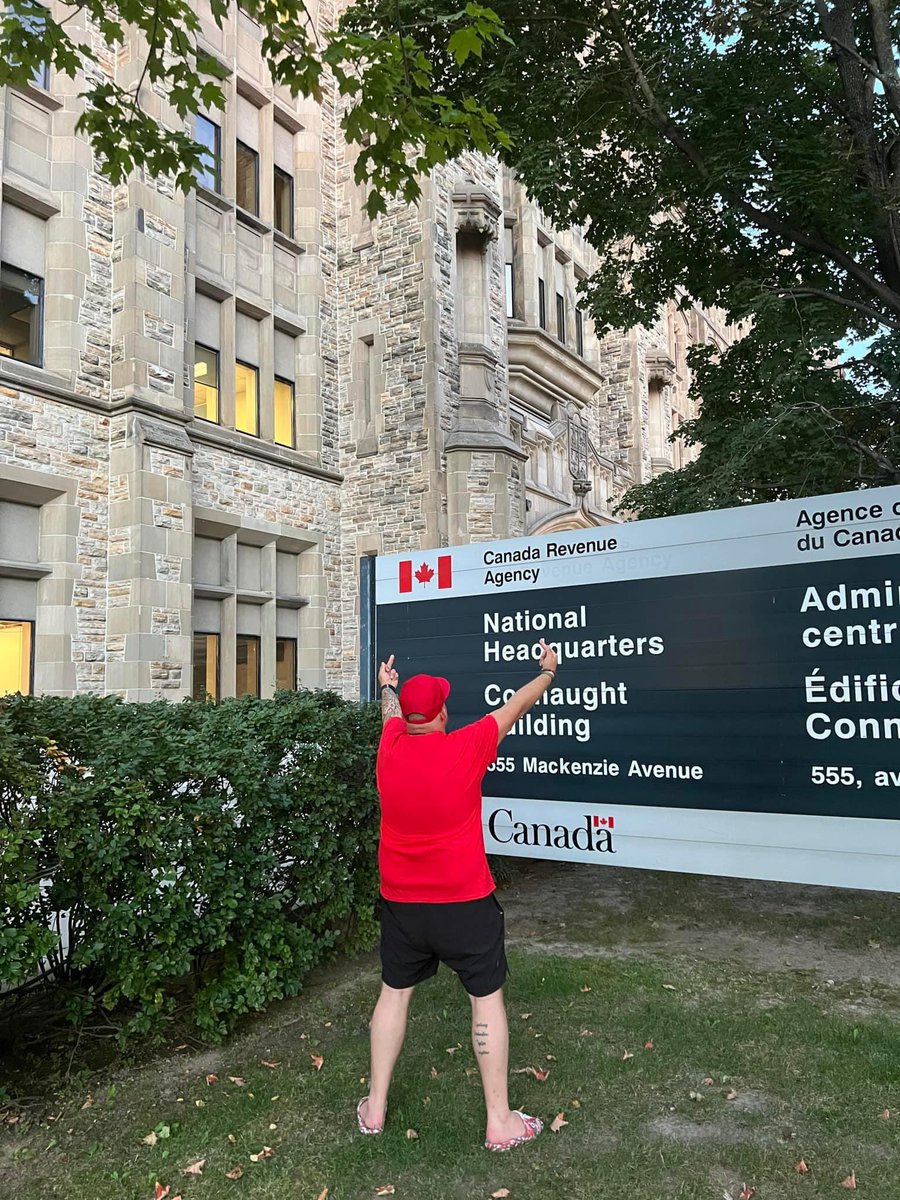 BertaProudDad's tweet image. Can't believe the @CanadaRevenueAgency employees would hold our hard-earned money hostage right at tax time! 🤬💰 Who's with me? 🤝

#TaxationWithoutRepresentation #TaxTimeNotStrikeTime #MoneyMatters #TaxTimeTroubles #CRAStrike