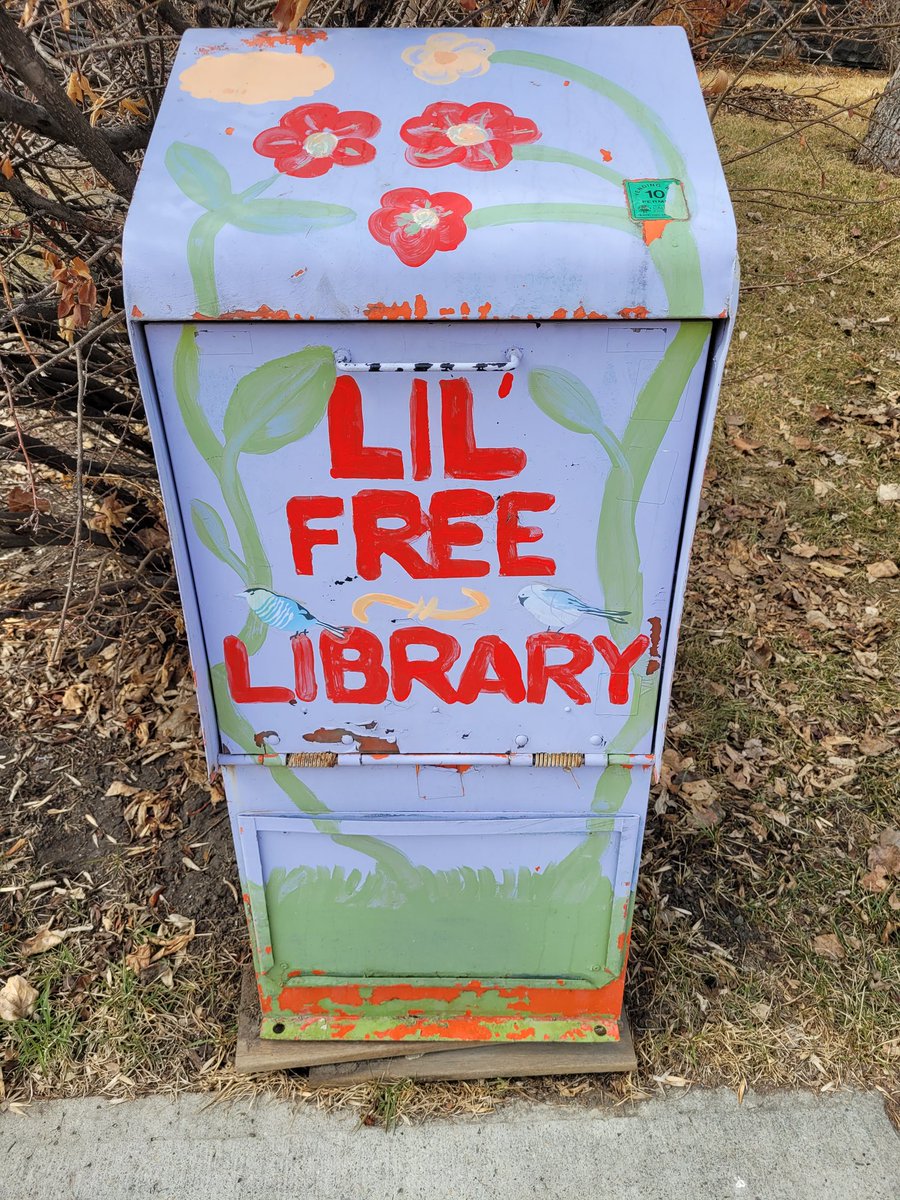 ReadTrouble's tweet photo. The books were practically falling out of this newspaper box turned @LtlFreeLibrary in Parkdale, NW Calgary. Go visit if you can!

#littlefreelibrary #yyc #ReadTrouble https://t.co/XmAfe30K2K
