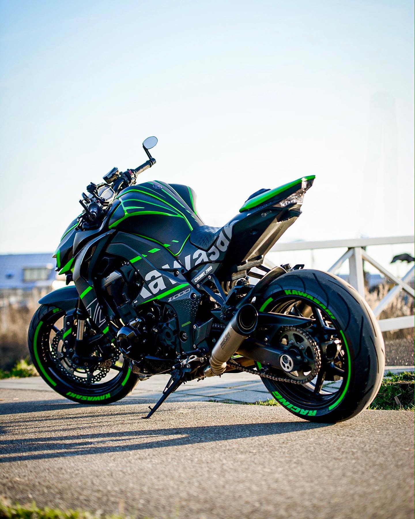 Motorcycles & More on X: Kawasaki Z1000  / X