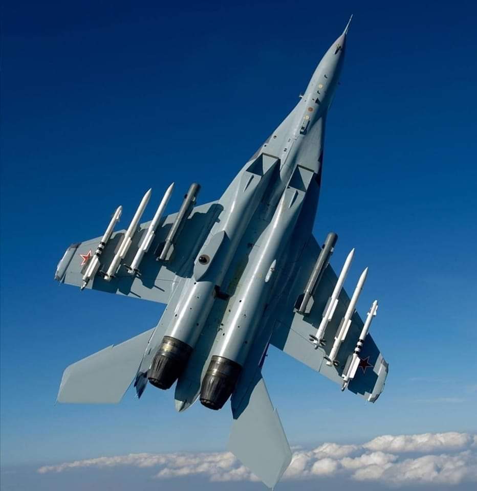 The final version of the MiG-35 was first shown at #AeroIndia in 2007 and has generally been described as an upgrade to several different MiG-29 variants.

#IADN
