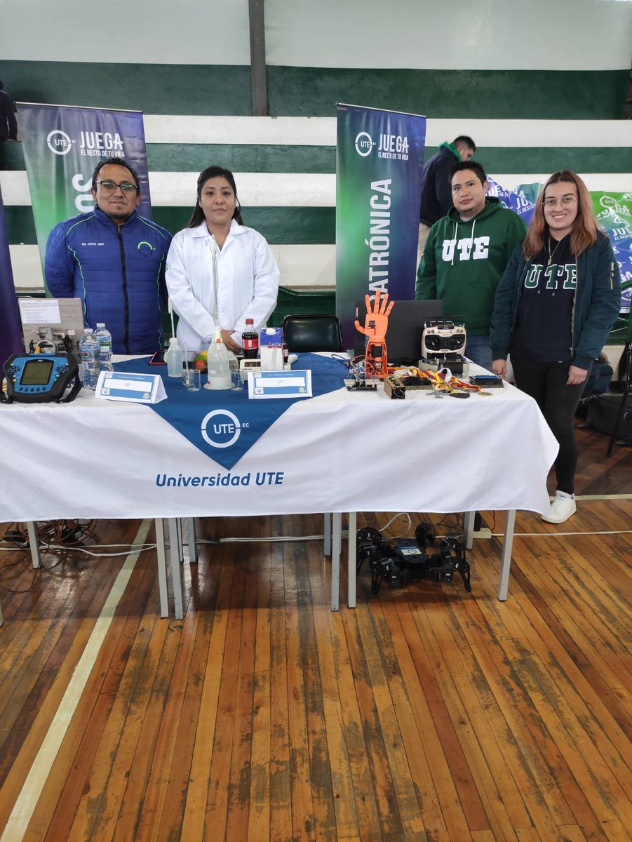 FciiUte's tweet photo. #FCIIUTE| ¡El día de hoy visitamos el colegio La Salle de Ambato, para que conozcan sobre nuestra oferta académica! 🧪🤖🚙🤓💚💙
#AlimentosUTE
#MecatrónicaUTE
#AutomotrizUTE https://t.co/BqfSzg8CRl