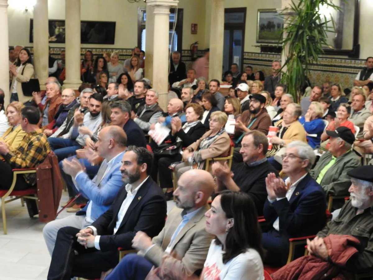 PSOERonda's tweet photo. 👏🏻 En la tarde de ayer, presentamos ante más de medio millar de personas, l@s componentes de nuestra Candidatura para las elecciones municipales del próximo 28 de mayo.
💪🏽 Un equipo nuevo, cercano, trabajador, con ganas y mucha ilusión para afrontar este desafío.
#PacoAlcalde https://t.co/WyWh3MTYHP