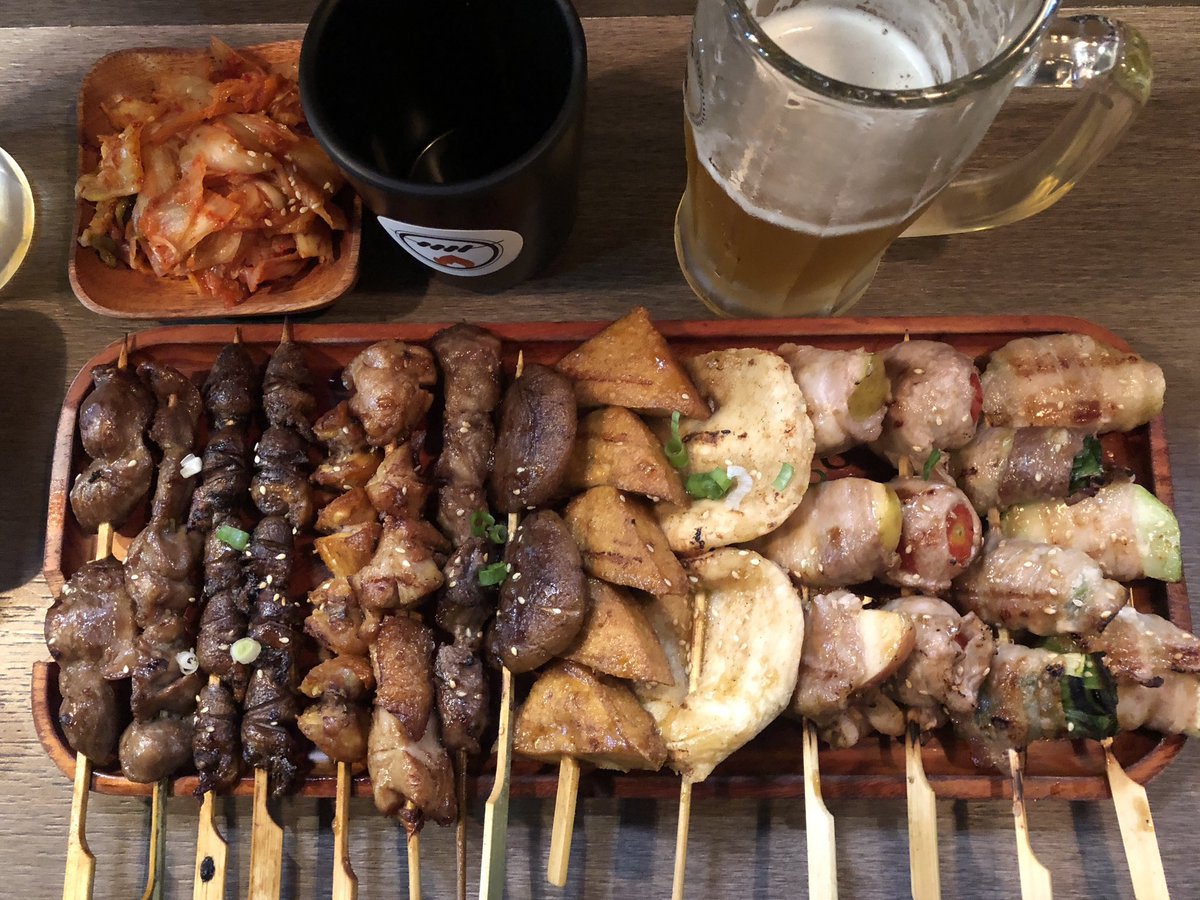 abc_taipei's tweet photo. 勝手に台湾式だなぁと感じている串焼き屋さんです。店頭で食べたい物を容器に入れて先会計。りんごの豚肉が美味しいです。猫まんまもあるんですよ。信義以外にも大安も店舗ありです。

旧丘串焼信義
台北市信義區松山路474號
https://t.co/WXDsRFyDy2

#abc台北グルメ https://t.co/B2ciiubEPp