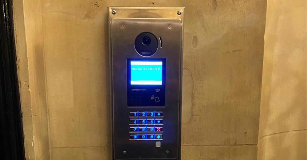 Aiphonecorp's tweet image. At this building, our video entrance station allows tenants to easily gain access with their credentials while visitors can call to be screened prior to entering. Check out our GT-DMB-N.

bit.ly/3lPLUFl

#VideoIntercom #EntrySecurity #AiphoneCorp
