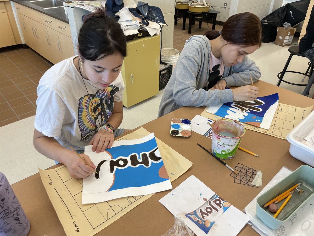 MrskrauseArt's tweet photo. 7th grade hard at work on their Andy Warhol candy paintings π¨ @BethlehemAreaSD @NitschmannMS @BASDRelatedArts #basdart #middleschoolart #nitschmannnation #andywarhol https://t.co/iL9kEHlHCV