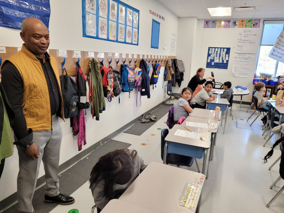 MnDeptEd's tweet photo. Commissioner Jett celebrated young scholars during an honors assembly at Prodeo Academy in Columbia Heights today. He also met with educators and students during his visit! https://t.co/rFpJ7j3kaw