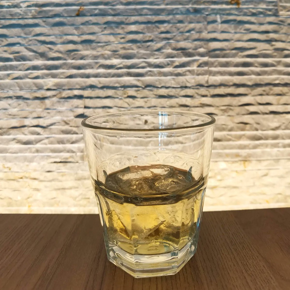 MoVernie's tweet photo. Chillin at The #PlazaPremiumLounge before flying out to this destination for my 1st time.
It's a "Guys Leisure Trip" with my buddies!
This Lounge has a nice bar at #Terminal3, along with decent food selections.
And MoVernie OUT!
#whereamigoing #pearsonairport #torontopearson https://t.co/E5rIbtcE7G