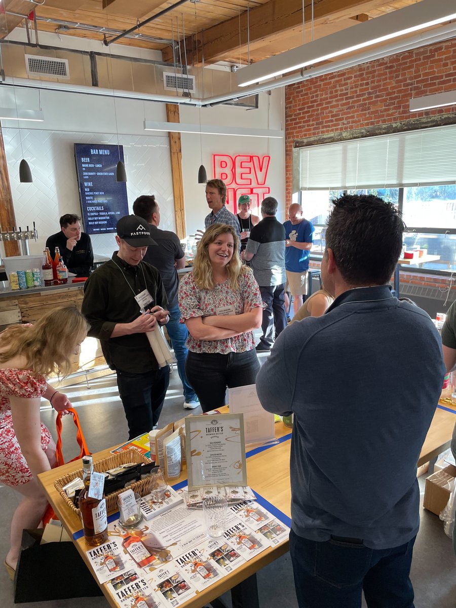 BevNET's tweet image. Thank you to everyone who came out to BevNET HQ last night for our industry meetup! 🫶

#bevnet #nosh #brewbound #cpg #foodandbeverage #beverageindustry #foodindustry #boston #networking