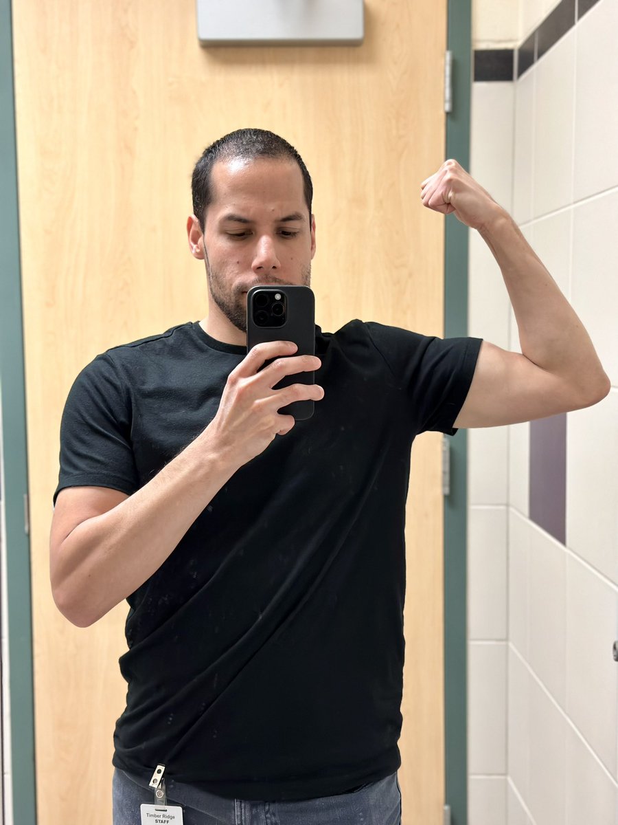 isaiahr2_'s tweet photo. #flexfriday https://t.co/P4NfNulnMo