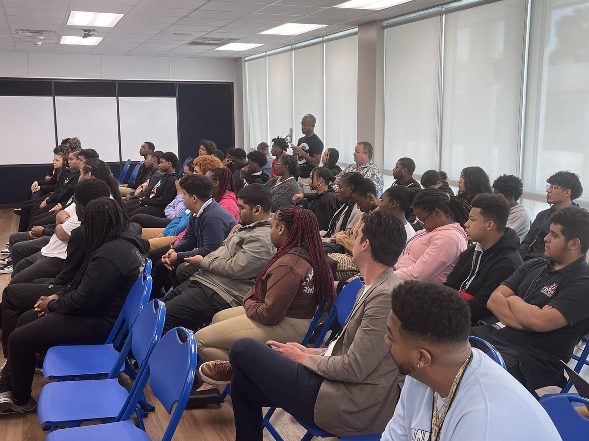 mirror effect tweet media