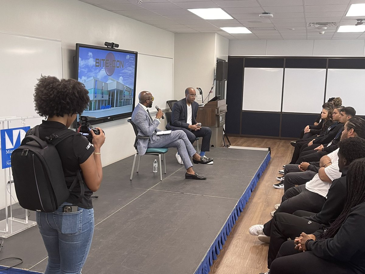 mirror effect tweet media