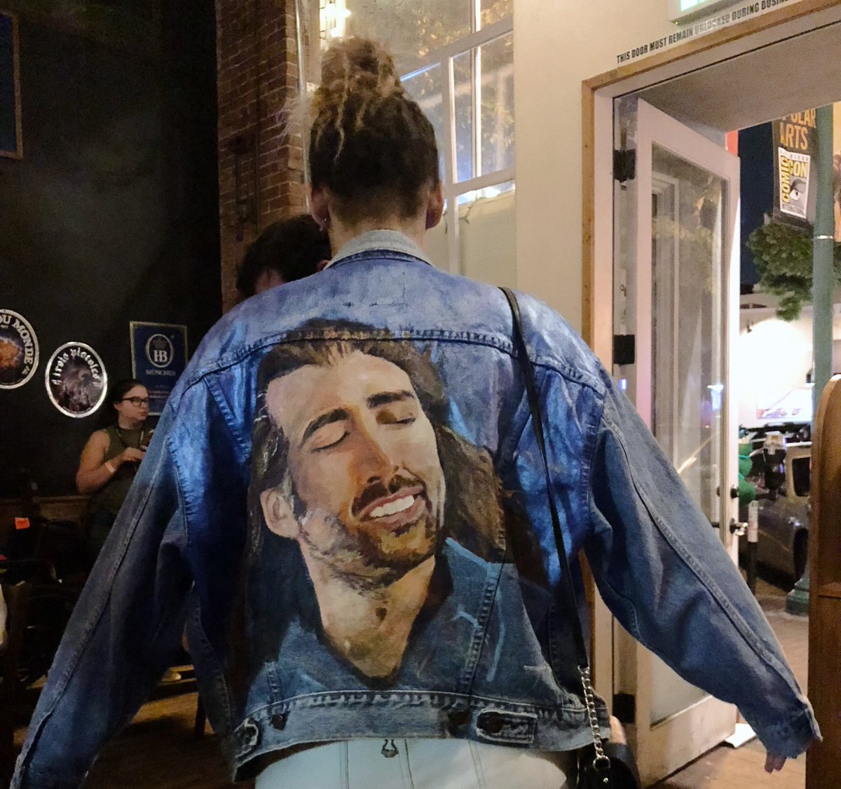 #TrialByContent’s Cage Match reminded me of one of the greatest things I’ve ever experienced at #SDCC. Meeting the person who commissioned this glorious jacket. @jowrotethis @Da7e  @rejects