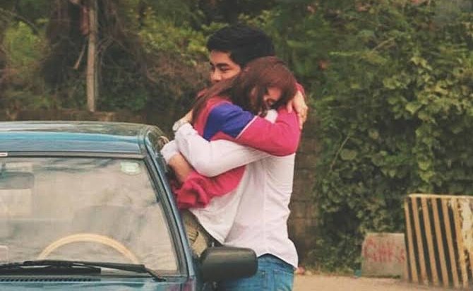 TarizSolis's tweet photo. Satu lagi film romance bagus yg sebaiknya jangan dilewatkan. Ini gemas, heartwarming tapi juga bikin mewek!

Nyeritain perjalanan dua remaja untuk mencari alien, 'Love You to the Stars and Back' bicara sulitnya berdamai dgn kehilangan serta bagaimana manusia maknai hidup &amp; mati. https://t.co/Dr1mS2Jh7c
