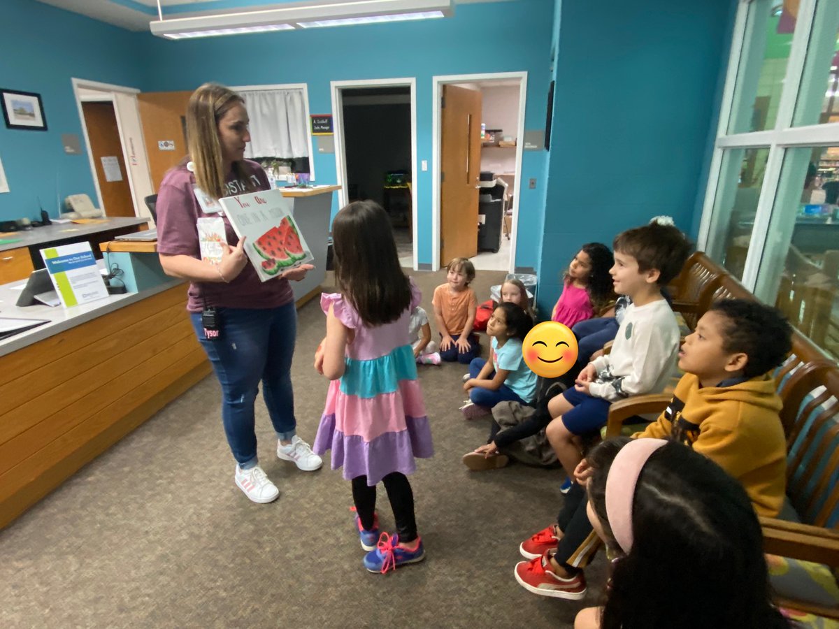 AngelaRanous's tweet photo. We appreciate Ms. Tysor and everything she does for us at Oak Grove!  Happy Assistant Principal Appreciation Day! #oneinamelon
@bevbOtterP @JoTysor @oakgrovees https://t.co/Xe69ylsgi1