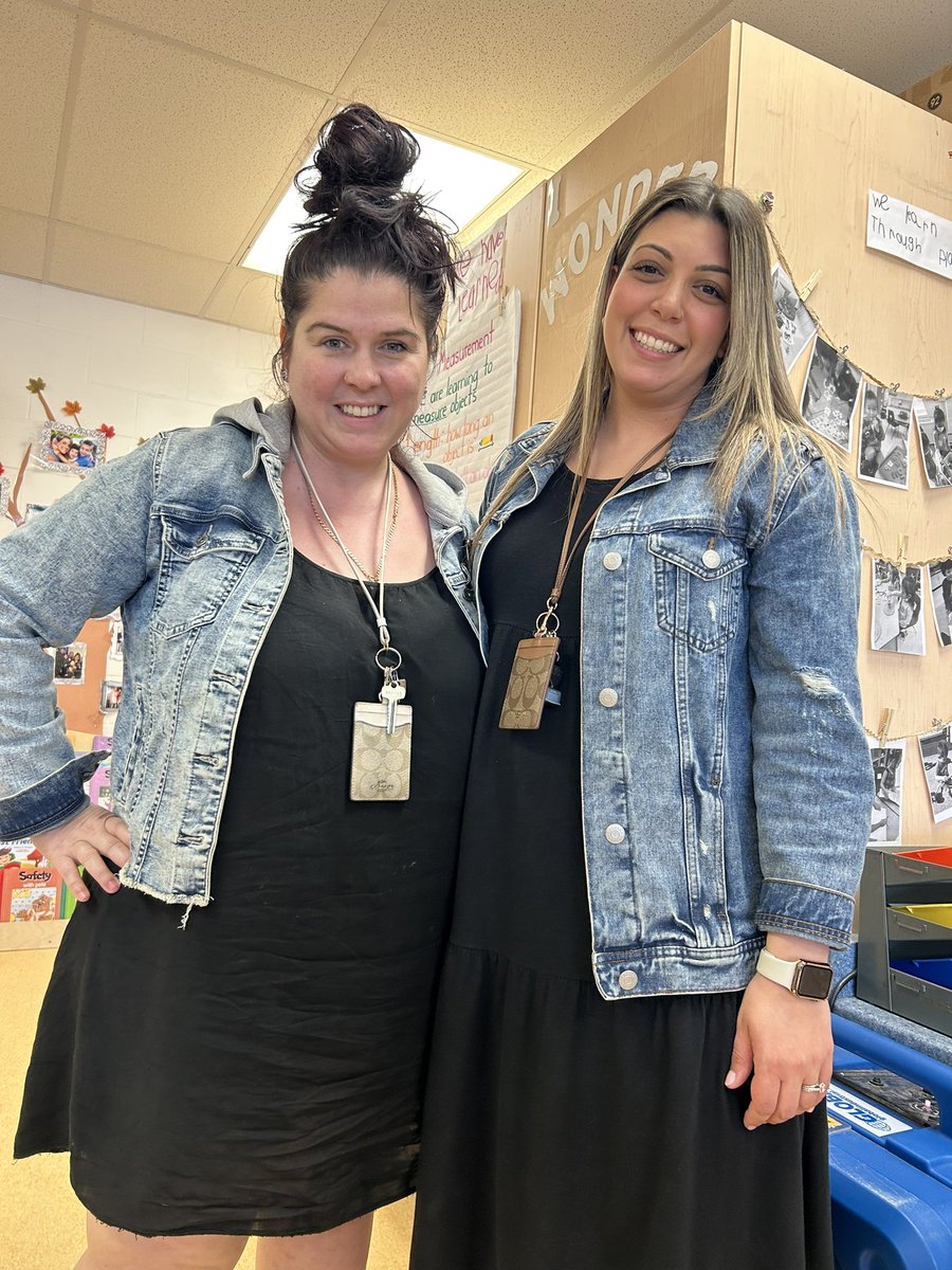 DeeganRego_FDK's tweet photo. On Fridays we twin 🖤💙 https://t.co/iMETB7J730
