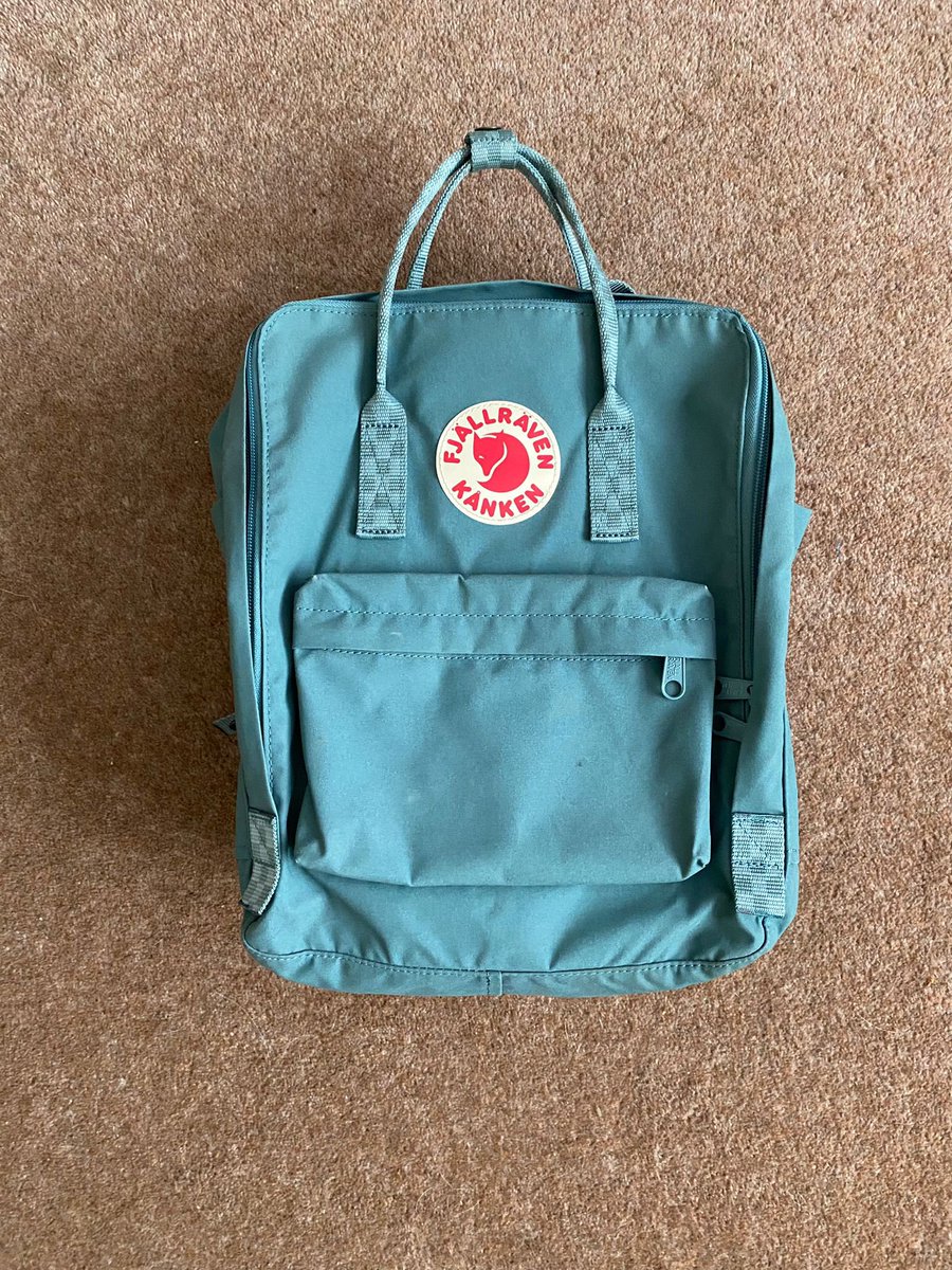 littlejan81's tweet photo. @askryanair So would the overall length of this bag have to include the over arching handle? I.e. not just the body of the bag? Many thanks 😊 https://t.co/Cc95VvzJq5