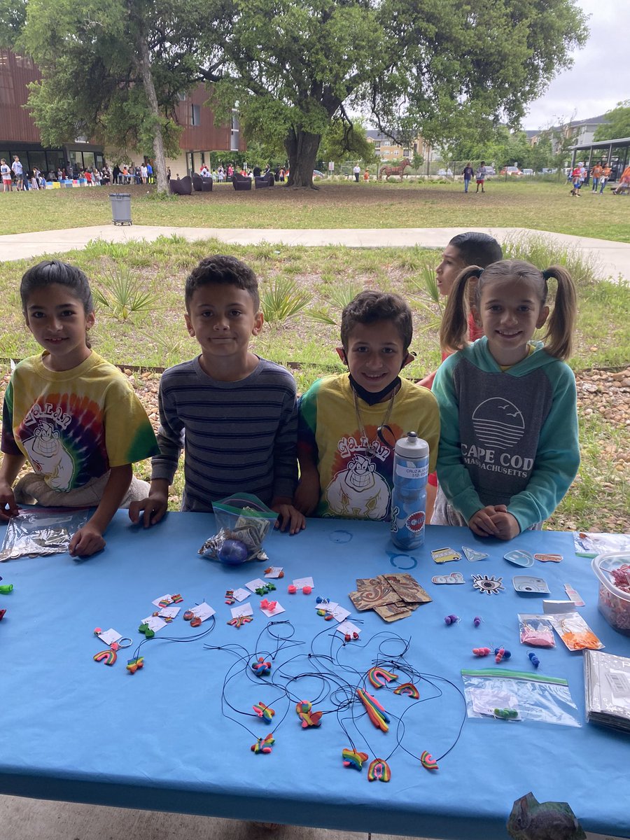 marisol_rosser's tweet photo. Market Day is in full swing!! Our second graders created items and are selling them to the campus. 🍩🍿🎈 https://t.co/9jNPfd23Ir