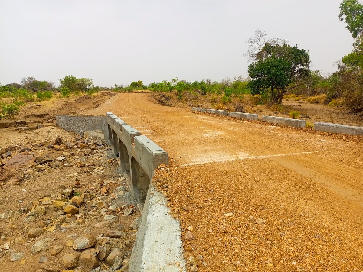 SadjoTodou1's tweet photo. Commune de Guider 
ROUTE COMMUNAL
Bientôt fin de calvaire pour la population Kosel Daniel, Walewol gade et Mayo-oulo travaux de réhabilitation de tronçon djabi- kosel presque achevé finance par l'Union européenne.
@younoussabouba7 
@DigaMathieu 
@alida_eboo 
@MINDDEVEL1 
@pradec2 https://t.co/qmp4tO6Qsd