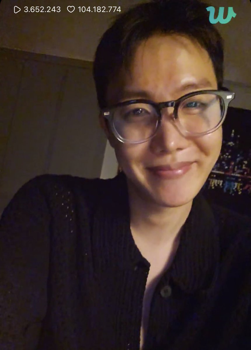hourlydollbts's tweet photo. ☹️ https://t.co/WdAh2BQAGe