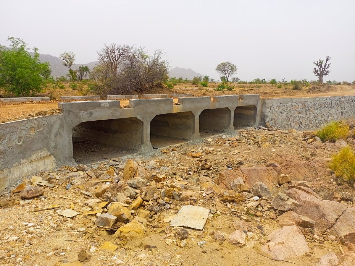 SadjoTodou1's tweet photo. Commune de Guider 
ROUTE COMMUNAL
Bientôt fin de calvaire pour la population Kosel Daniel, Walewol gade et Mayo-oulo travaux de réhabilitation de tronçon djabi- kosel presque achevé finance par l'Union européenne.
@younoussabouba7 
@DigaMathieu 
@alida_eboo 
@MINDDEVEL1 
@pradec2 https://t.co/qmp4tO6Qsd
