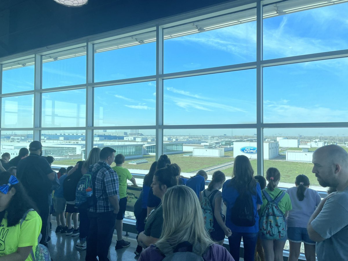 MrsGurney4's tweet photo. We are touring the Rouge Factory today! We’ve read about their green roof during our read groups and are super excited to see it in person. #PeaceLoveParsons #InMarauderCountry #ParsonsPirates https://t.co/pONWgXDtuu