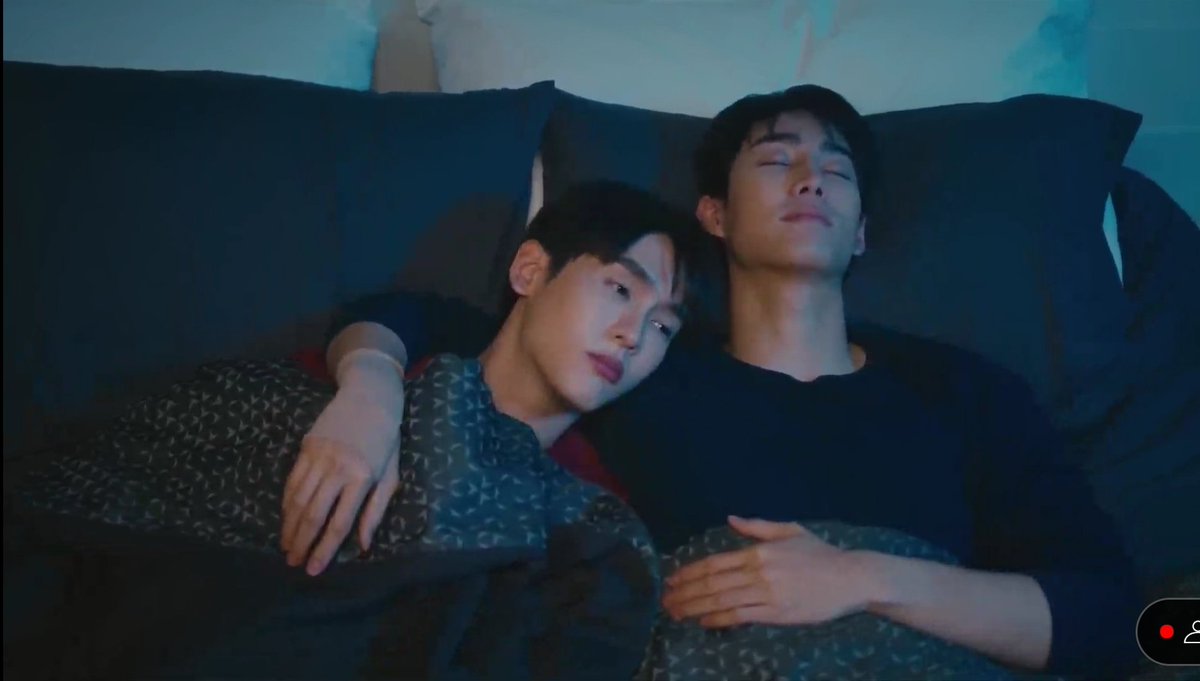 AkrgFullMoon's tweet photo. #aBossAndBabe #ชอกะเชร์คู่กันต์
#ForceBook ☕🎮#CherGun
#aBossAndBabeEp7
1🔸https://t.co/mc7RGS8TgA
2🔸https://t.co/2mdkqROyE3
3🔸https://t.co/sC4A7GE42W
4🔸https://t.co/VAvGtIcgxa
Que vivan los novios ❤️ me encanta https://t.co/AkCzhffVm0