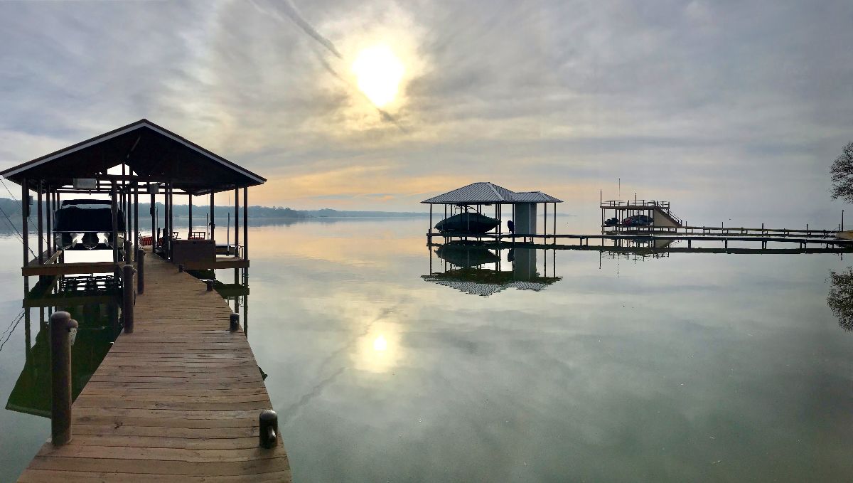 CCLCourtney's tweet photo. Cedar Creek Lake Weekend Report - Shopping, Sunshine &amp; New Property Listings! - https://t.co/lPA9fpc5fS https://t.co/im9VhACbsj