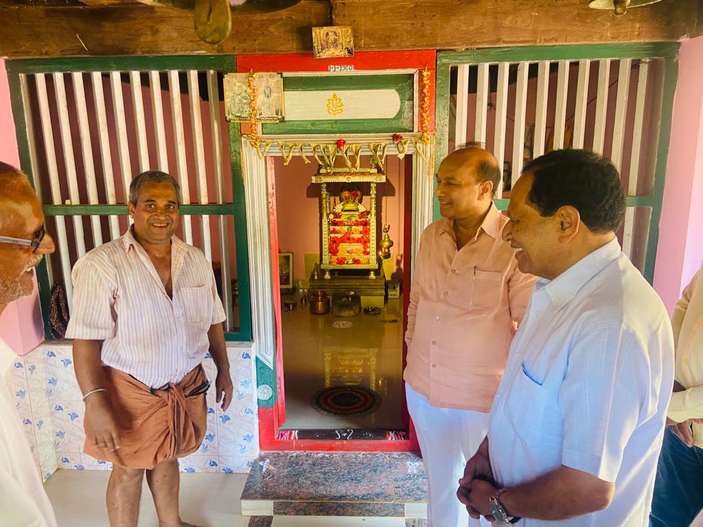 RMManjunathaG57's tweet photo. ನಗರ ಹೋಬಳಿಯಲ್ಲಿ ನಡೆದ ಚುನಾವಣಾ ಪ್ರಚಾರ ಸಭೆಗಳು. ನಮ್ಮ ಕಾಂಗ್ರೆಸ್‌ ಅಭ್ಯರ್ಥಿ ಕಿಮ್ಮನೆ ರತ್ನಾಕರ್‌ ಸೇರಿದಂತೆ ಮುಖಂಡರುಗಳಾದ ಮಾಸ್ತಿಕಟ್ಟೆ ಸುಬ್ರಹ್ಮಣ್ಯ, ಕಡ್ತೂರು ದೀನೇಶ್, ಸುಮ ಸುಬ್ರಮಣ್ಯ, ಗುರುಶಕ್ತಿ ವಿದ್ಯಾಧರ್, ಹಾಲಗದ್ದೆ ಉಮೇಶ್, ಕರಣಾಕರ್ ಶೆಟ್ಟಿ ಮತ್ತು ಪ್ರಮುಖರು ಇದ್ದರು. https://t.co/GSIfzVfc5G