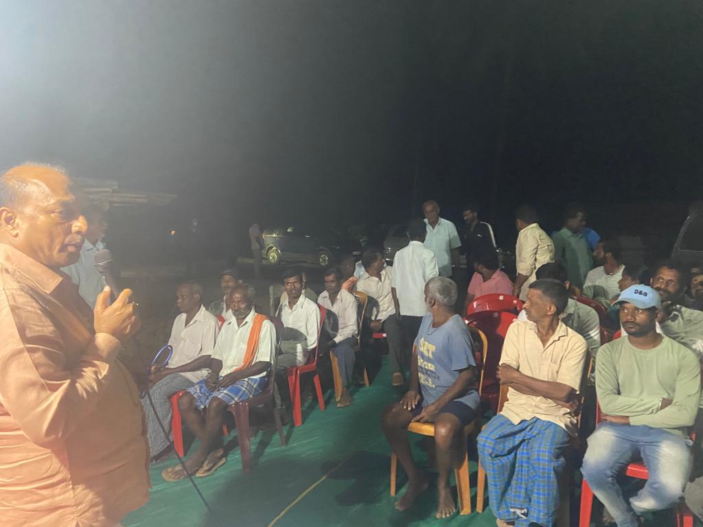 RMManjunathaG57's tweet photo. ನಗರ ಹೋಬಳಿಯಲ್ಲಿ ನಡೆದ ಚುನಾವಣಾ ಪ್ರಚಾರ ಸಭೆಗಳು. ನಮ್ಮ ಕಾಂಗ್ರೆಸ್‌ ಅಭ್ಯರ್ಥಿ ಕಿಮ್ಮನೆ ರತ್ನಾಕರ್‌ ಸೇರಿದಂತೆ ಮುಖಂಡರುಗಳಾದ ಮಾಸ್ತಿಕಟ್ಟೆ ಸುಬ್ರಹ್ಮಣ್ಯ, ಕಡ್ತೂರು ದೀನೇಶ್, ಸುಮ ಸುಬ್ರಮಣ್ಯ, ಗುರುಶಕ್ತಿ ವಿದ್ಯಾಧರ್, ಹಾಲಗದ್ದೆ ಉಮೇಶ್, ಕರಣಾಕರ್ ಶೆಟ್ಟಿ ಮತ್ತು ಪ್ರಮುಖರು ಇದ್ದರು. https://t.co/GSIfzVfc5G
