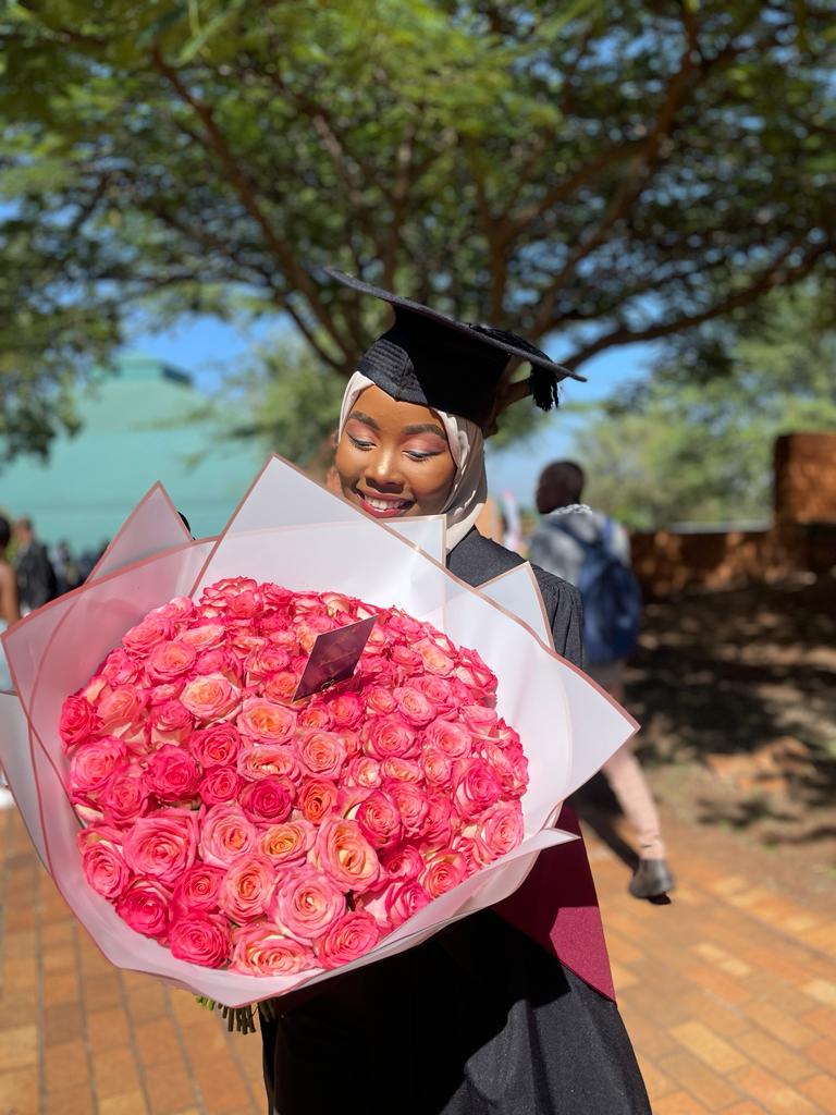 Bua_News's tweet image. Hey TUT Fam! 
Congratulations 🎊🎉👏🏼to Aysha Amogelang Ramatena. She graduated with a National Diploma in Journalism. 

Aysha is also a well known as a Poet and currently works as a Journalist for BUA Student Newspaper.

Well done Ramatena,we wish you all the best for the future