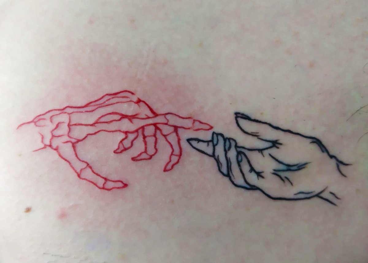 IsaacDunkan's tweet photo. #Tattoo #Tattooing #SkeletonHand #SkeletonTattoo
07.04.2023
It's the same type of tattoo as the one I had drawn earlier.
Тату такого ж типу, що і та яку я малював раніше. https://t.co/OzbKjjJo8A