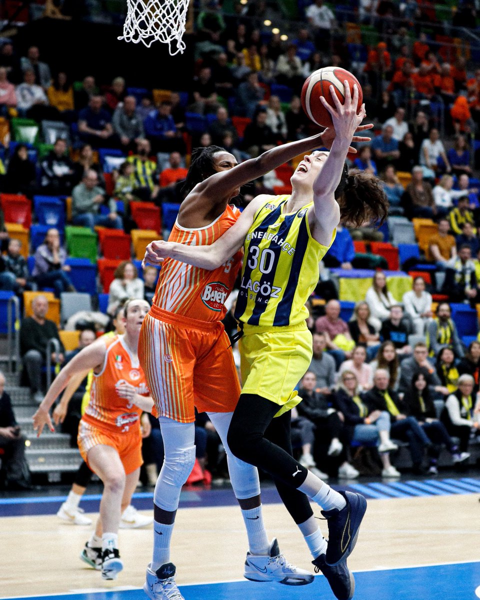 FENERBAHÇE ALAGÖZ HOLDİNG FİNALDE 🔥

Fenerbahçe, Famila Schio'yu 77-69 mağlup ederek üst üste ikinci kez EuroLeague Women finaline kaldı.

#Euroleague #EuroLeagueWomen #Fenerbahçe