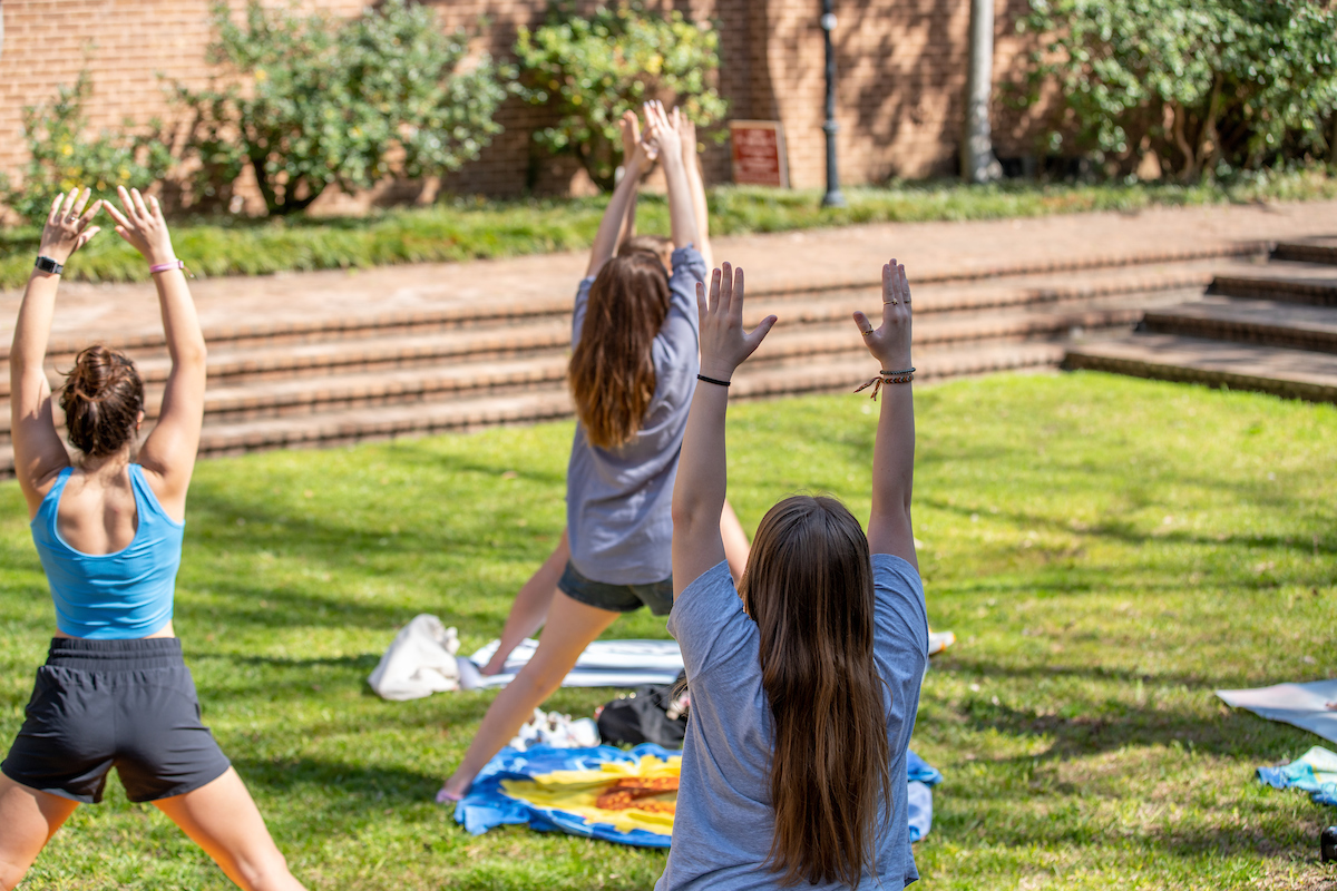 Looking to get involved? With over 240+ clubs and organizations, students can make new friends, learn from others, serve the community, share your talents, and best of all try something totally new! 
👉 bit.ly/3Udk9Dj